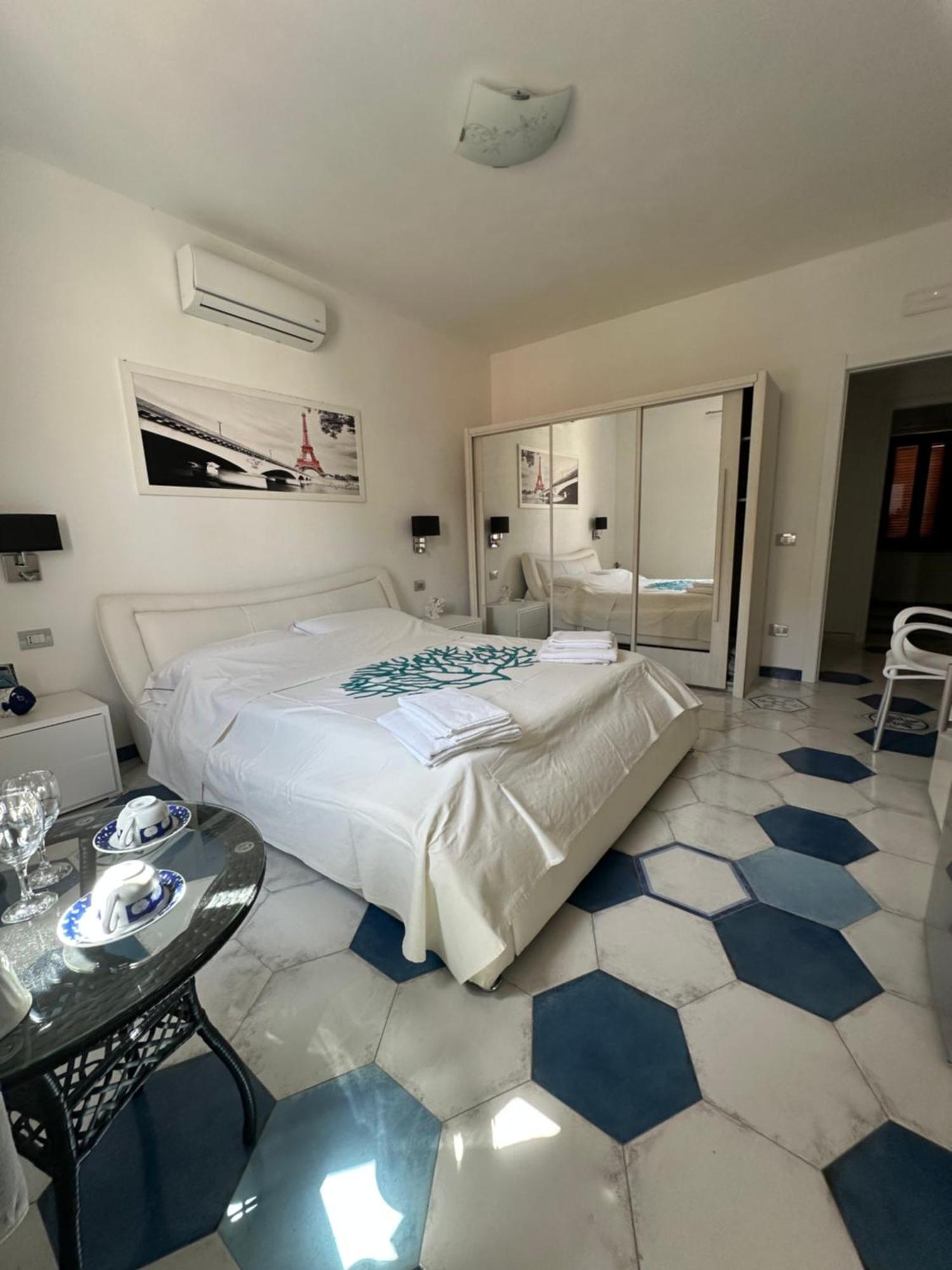 Suites De Mar Santa Teresa Gallura Kültér fotó